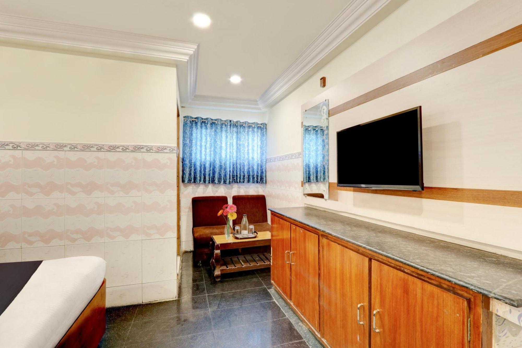 Hotel O Hanuman Pet Near Railway Station Vijayawāda Екстериор снимка