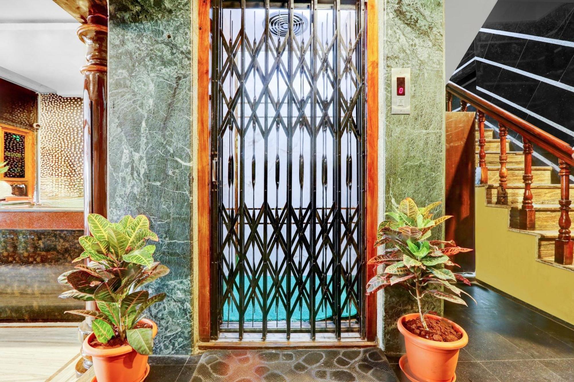 Hotel O Hanuman Pet Near Railway Station Vijayawāda Екстериор снимка